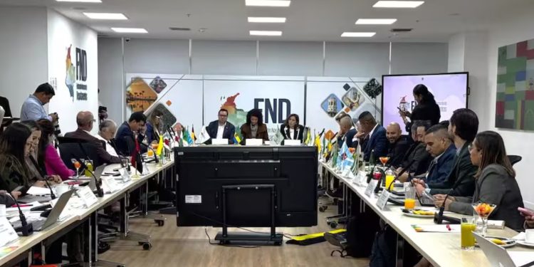 Todos los gobernadores se rebelan frente a la emergencia económica y buscan frenar decreto del Gobierno