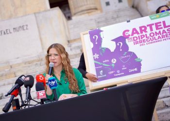 Catherine Juvinao denuncia presunto “cartel de diplomas” con recursos públicos
