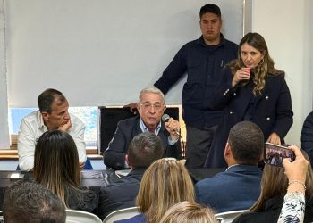 Dirigencia del partido Centro Democrático se reúne en Bogotá para discutir propuesta programática