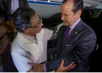 Presidente Gustavo Petro llega a Panamá para participar en Foro Económico de la CAF