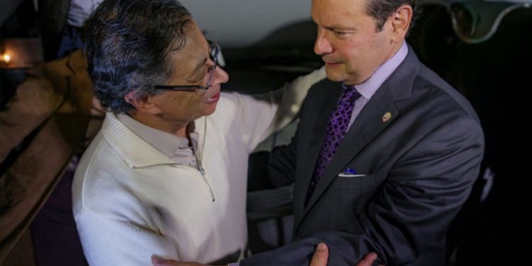 Presidente Gustavo Petro llega a Panamá para participar en Foro Económico de la CAF