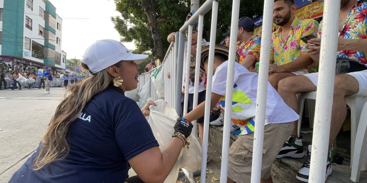 Alcaldía refuerza el ‘Carnaval Sostenible’ con 230 recicladores que activarán el plan de aprovechamiento y economía circular