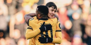 Jhon Arias lidera a los Wolves con gol y pase clave en la FA Cup