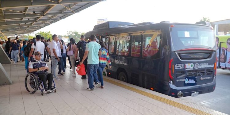 Pasaje de bus en Barranquilla podría subir: Área Metropolitana revisa tarifas tras alza del salario mínimo