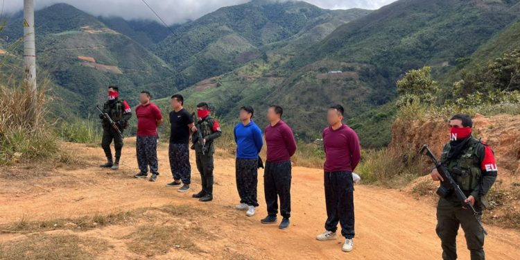 Liberan a cinco policías secuestrados en el Catatumbo tras más de dos semanas de cautiverio