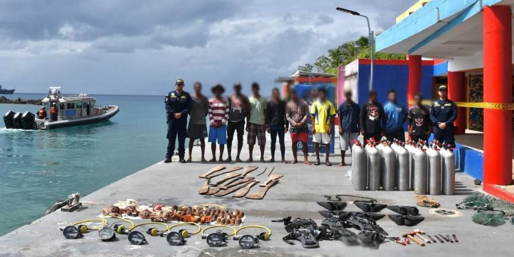 Armada intercepta embarcaciones que dejan a la deriva a 12 pescadores, en Cayo Serranilla