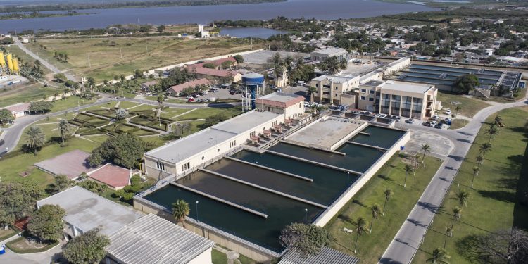 Seguimos fortaleciendo a la Triple A, una empresa de los barranquilleros: alcalde Char