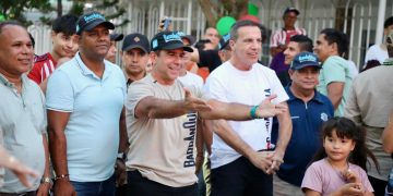 “Las nuevas vías son dignidad para nuestra gente y valorización de los barrios”: alcalde Char al entregar tramos pavimentados en Las Palmas