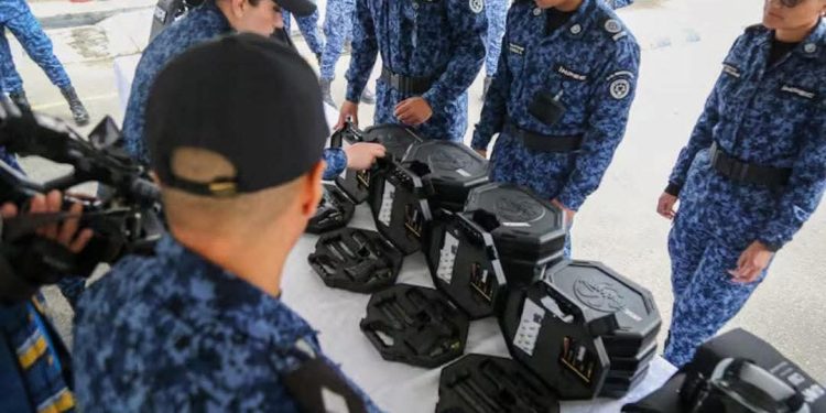 Gobierno activa esta semana el bloqueo de señal celular en cárceles del país