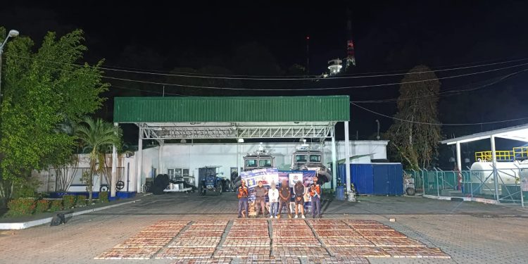 Armada de Colombia incauta 1,3 toneladas de clorhidrato de cocaína en el Pacífico sur