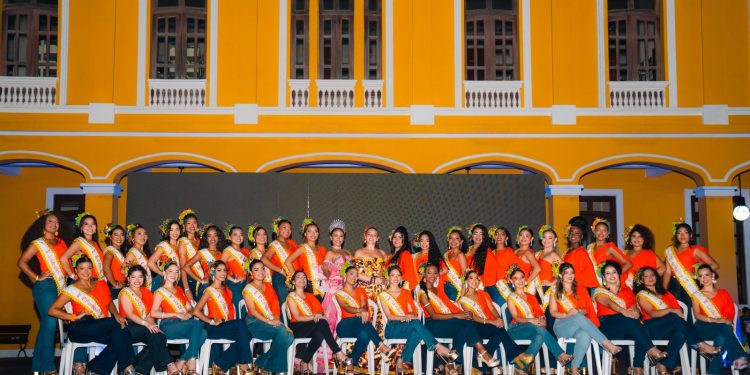 Triple A y DILO entregan juego de sala y comedor a la ganadora del Reinado Popular 2026