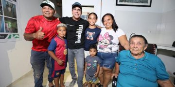 Alcalde Char lleva el programa de Mejoramiento de Vivienda a Santo Domingo de Guzmán y California