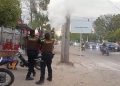 Policías controlaron incendio en plena zona comercial de Magangué