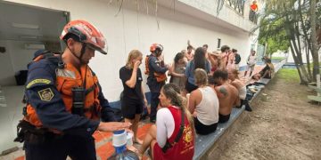 Armada de Colombia rescata a 20 turistas extranjeros tras emergencia marítima en Cartagena