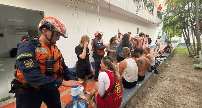 Armada de Colombia rescata a 20 turistas extranjeros tras emergencia marítima en Cartagena