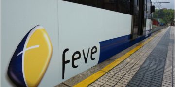 Choque de tren contra grúa en Cartagena deja varios heridos