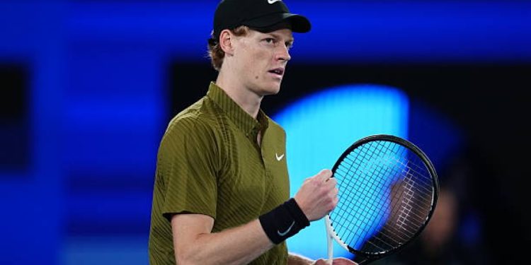 Sinner impone su ley en Melbourne y avanza firme rumbo al tricampeonato