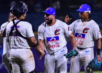 Caimanes golpea de nuevo a Tigres y queda a un paso del título