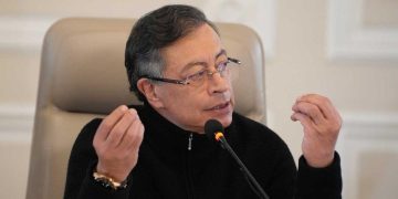 Petro ratifica llamado a movilización tras suspensión del decreto de emergencia y bloqueos a reformas sociales