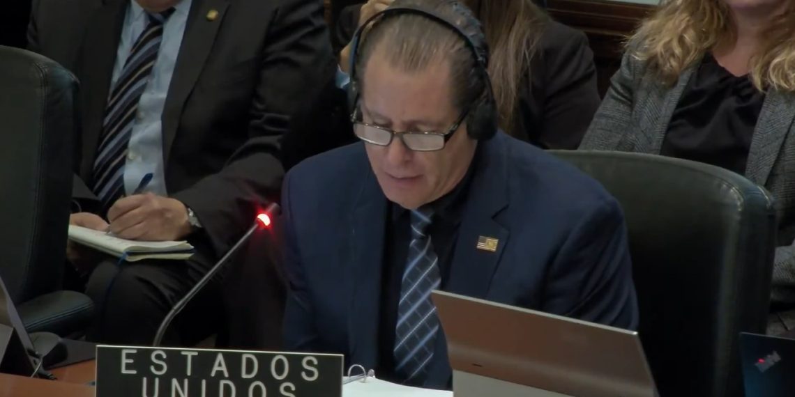 EE. UU. niega invasión a Venezuela ante la OEA, pero es interrumpido por acusaciones de “operación por petróleo”