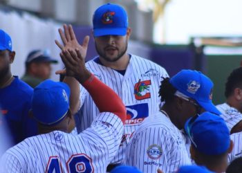 Caimanes tropieza ante Magallanes, pero mantiene rumbo a semifinales