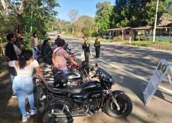 Policía Nacional adelanta campaña de prevención vial en el sector San Cayetano