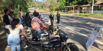 Policía Nacional adelanta campaña de prevención vial en el sector San Cayetano