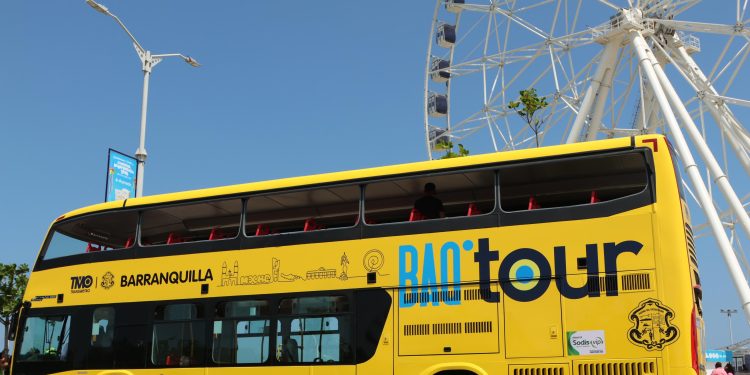 Barranquilla lanza el #BaqTour, su primer bus turístico de doble piso
