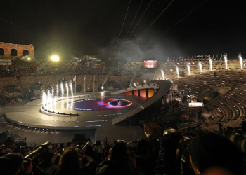 Juegos Olímpicos de Invierno concluyen con ceremonia en la histórica Arena de Verona