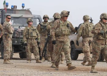 Salida de estadounidenses desde el Aeropuerto Internacional de Bagdad