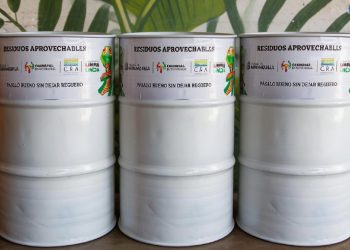 C.R.A. instala 60 puntos ecológicos en la Vía 40 y se suma a la Batalla de Flores con su mensaje ambiental ‘Somos Agua’