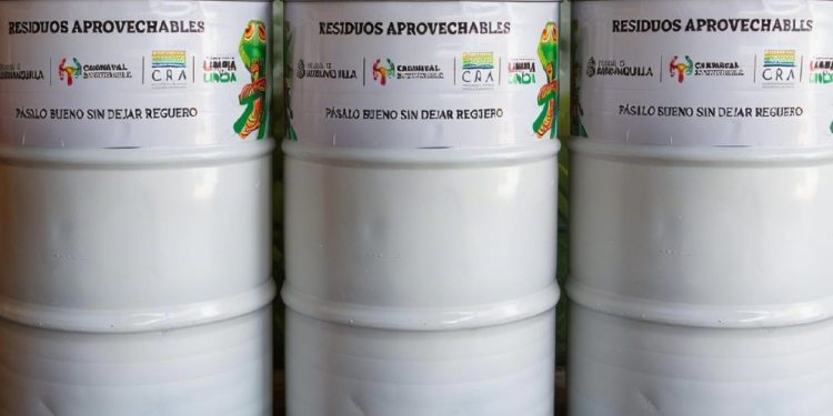 C.R.A. instala 60 puntos ecológicos en la Vía 40 y se suma a la Batalla de Flores con su mensaje ambiental ‘Somos Agua’