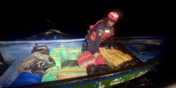 Armada intercepta tres lanchas con más de 1,6 toneladas de droga en el Pacífico colombiano