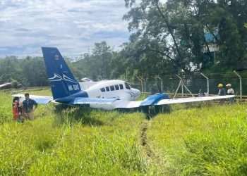 Avión se sale de pista en Nuquí: siete ocupantes resultaron ilesos