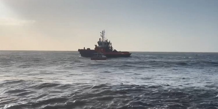 Buque cisterna INTERGOD VII es desencallado exitosamente en Santa Marta