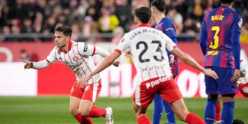 Girona remonta al Barcelona y le arrebata el liderato de LaLiga