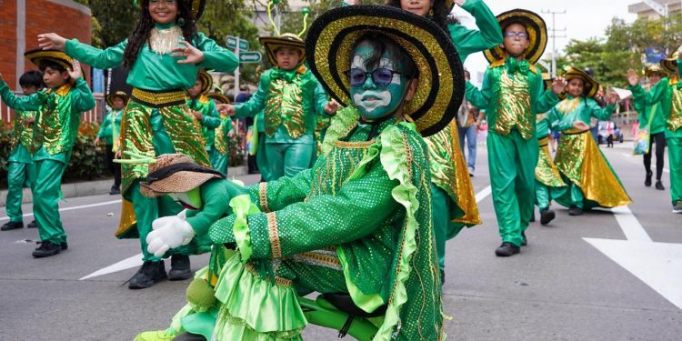 Tradición e inclusión brillaron en el Carnaval de Salvaguarda y Niños en la calle 84