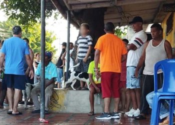 Asesinan a un hombre que jugaba dominó en una esquina del barrio La Ceiba