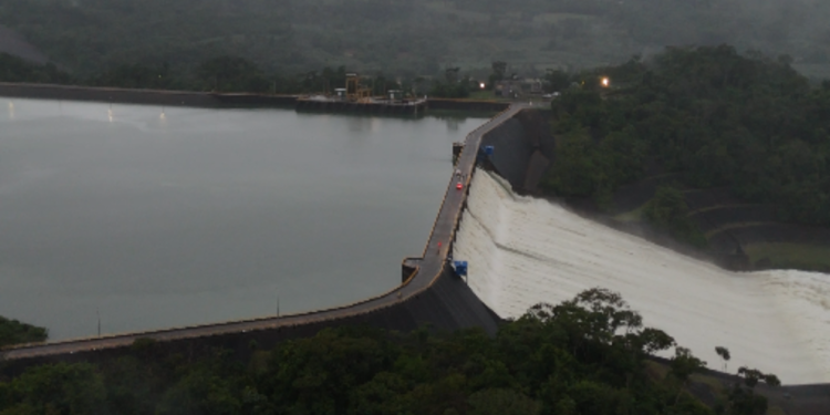 Generadores de energía responden a denuncia de Petro sobre manejo de represas