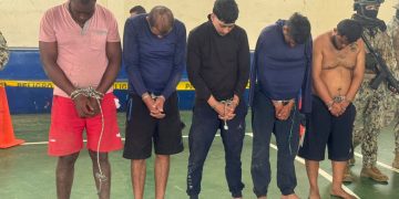 Capturan a cinco colombianos en Ecuador con más de 1.200 paquetes de droga y armas