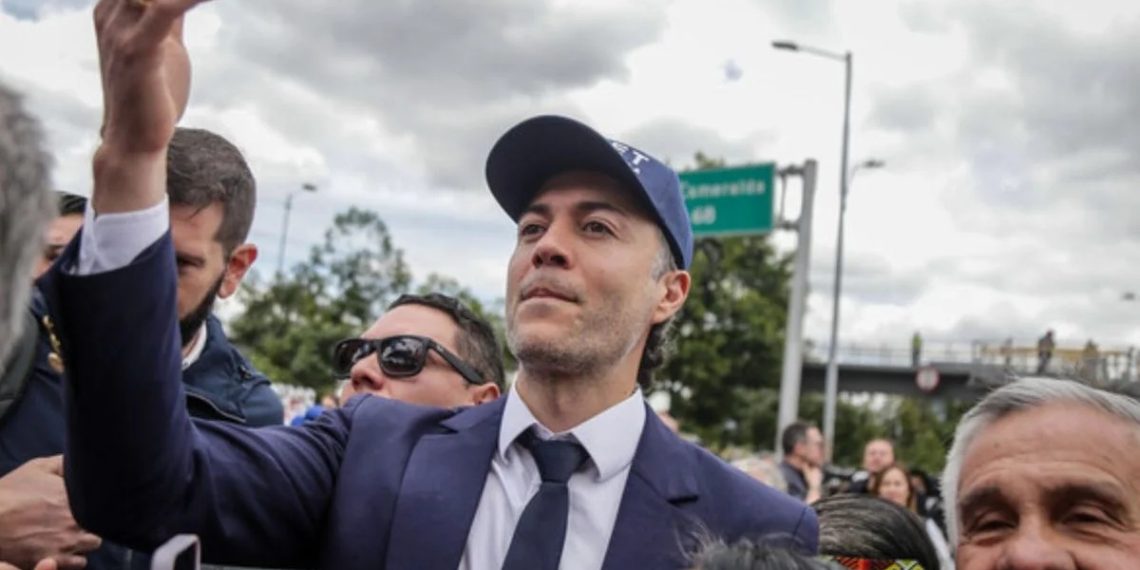 Se sacude la consulta de la izquierda: Daniel Quintero reacciona tras salida de Juan Fernando Cristo y mensaje de Petro