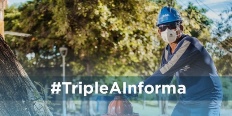 Triple A atiende reparación de fuga en red matriz en Puerto Colombia