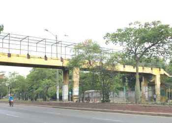 Admiten acción popular para exigir reparación del puente peatonal del INEM en Barranquilla