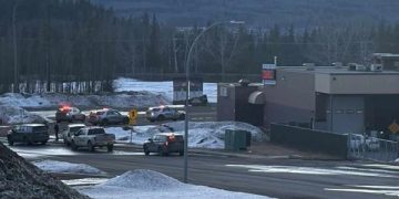 Al menos 10 personas mueren en un tiroteo en una escuela del oeste de Canadá