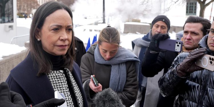 “No creo que se atrevan a matarme si regreso a Venezuela”: María Corina Machado