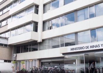 Ministerio de Minas llama a reforzar medidas para garantizar suministro eléctrico en el país