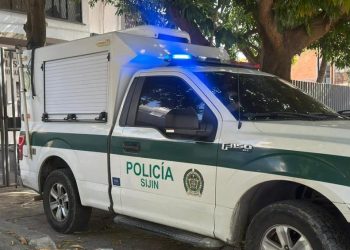 Hallan a mujer muerta en 12 de Octubre con mensaje intimidante a su lado