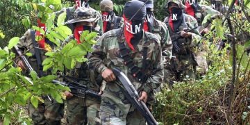 ELN dice que la ‘Paz total’ “fracasó” y anuncia cese el fuego por las elecciones