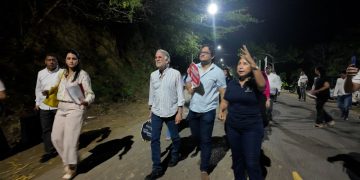 Gobernación del Atlántico entrega iluminación con energía solar en El Vaivén y Puerto Velero