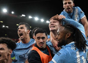 El City remonta y se impone al Liverpool en Anfield